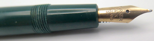 6399R: PARKER SLIMFOLD IN GREEN WITH BROAD NIB. MADE IN ENGLAND