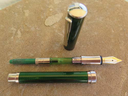 RARE Vintage HERO 395 Fountain Pen Matte Dark Green Barrel With Golden Cap 