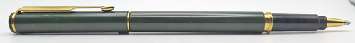 ITEM #5194: PARKER PLACE VENDOME BALL POINT IN GREEN LACQUER. GOLD PLATED TRIM.