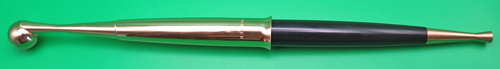 ITEM #5501: PARKER 61 DESK FOUNTAIN PEN IN BLACK WITH GOLD TRIM. CAPILLARY FILLING SYSTEM. GOLD MEDIUM NIB