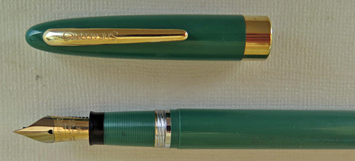 6195: SHEAFFER SARATOGA SNORKEL IN SAGE GREEN WITH OPEN TWO-TONE MED NIB