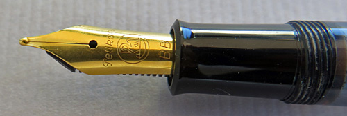 #6223: PELIKAN MODLE 200 IN BLACK WITH BLUE/GREY BINDE, FROM 1980s. NEW OLD STOCK WITH DOUBLE BROAD NIB. PISTON FILLING, NEVER INKED