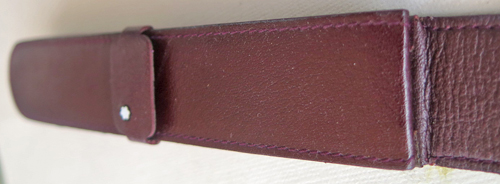6350: MONT BLANC LEATHER PEN CASE IN BURGANDY, MODEL #906-1. HOLDS ONE PEN. COMES IN BLACK CARDBOARD MONT BLANC BOX