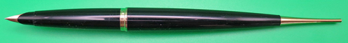 ITEM #6681: PARKER 45 DESK FOUNTAIN PEN IN BLACK WTIH GOLD TRIM. 14K NIB IN MEDIUM. CLEAR CHALK MARK ON BARREL. 