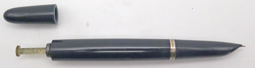 ITEM #6776: PARKER 51 VACUMATIC FOUNTAIN PEN IN CEDAR BLUE, RHODIUM PLATED. VERY CLEAN STRIPED STERLING SILVER CAP WITH BLUE DIAMOND. GOLD PLATED CLUTCH RING. GOLD FILL TRIM. "PARKER MADE IN USA" WITH DATE CODE ".7." ON THE BARREL. 