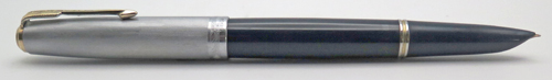 ITEM #6776: PARKER 51 VACUMATIC FOUNTAIN PEN IN CEDAR BLUE, RHODIUM PLATED. VERY CLEAN STRIPED STERLING SILVER CAP WITH BLUE DIAMOND. GOLD PLATED CLUTCH RING. GOLD FILL TRIM. "PARKER MADE IN USA" WITH DATE CODE ".7." ON THE BARREL. 