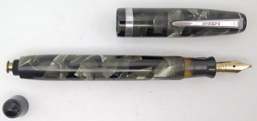 PARKER CHALLENGER FOUNTAIN PEN IN BLACK/GREY MARBLE