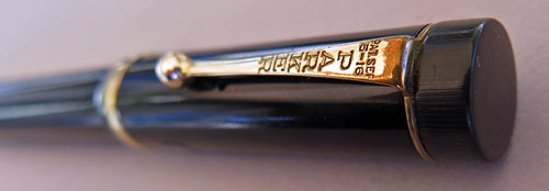 PARKER DUOFOLD SENIOR LUCKY CURVE IN BLACK PERMINITE