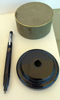 REYNOLDS PEN FOR MEN 400 BALLPOINT IN BLACK