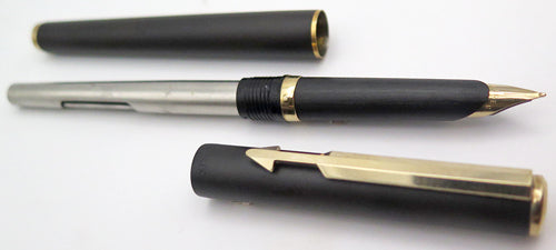 Parker Arrow Set of 3: Fountain Pen, Ballpoint + Pencil in Matte Black