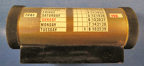 Desk Base Calendar in Metal + Plastic