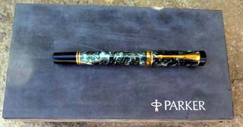 PARKER DUOFOLD SPECIAL EDITION  INTERNATIONAL IN DARK GREEN MARBLE