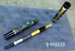 PARKER DUOFOLD SPECIAL EDITION  INTERNATIONAL IN DARK GREEN MARBLE