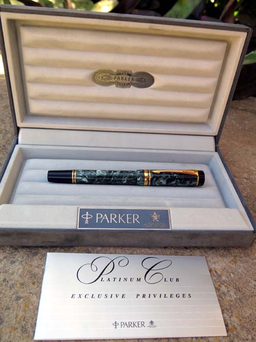 PARKER DUOFOLD SPECIAL EDITION  INTERNATIONAL IN DARK GREEN MARBLE