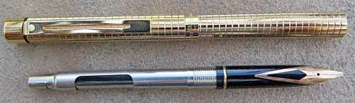 Sheaffer Slim Targa Fountain Pen in Gold Square