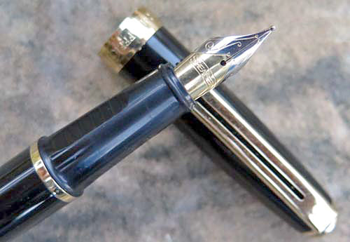 SHEAFFER PRELUDE FOUNTAIN PEN in BLACK