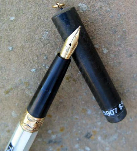 Fountain Pen Ringtop in Mother of Pearl + Black Hard Rubber.