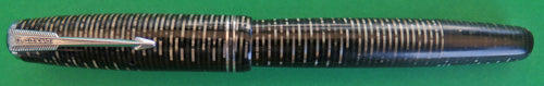 PARKER VACUMATIC FOUNTAIN PEN IN GREY PEARL LAMINATED