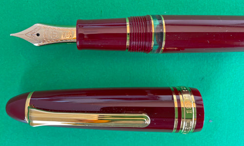 SAILOR 1911 REALO FOUNTAIN PEN IN BURGUNDY