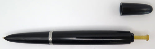 PARKER 51 VACUMATIC FOUNTAIN PEN IN BLACK