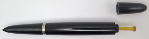 PARKER 51 VACUMATIC FOUNTAIN PEN IN BLACK WITH GOLD FILLED CAP