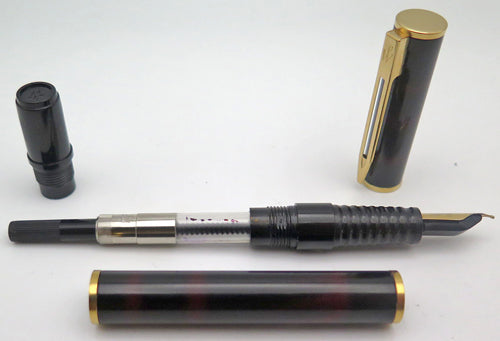 WATERMAN'S LAUREAT I FOUNTAIN PEN in DEEP RED MARBEL