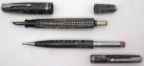 PARKER VACUMATIC STANDARD FOUNTAIN PEN & PENCIL SET IN BLACK + GREY LAMINATED