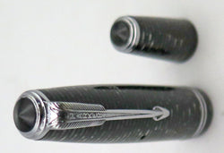 PARKER VACUMATIC STANDARD FOUNTAIN PEN & PENCIL SET IN BLACK + GREY LAMINATED