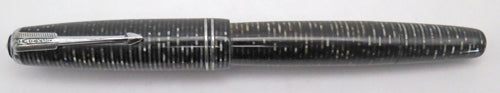 PARKER VACUMATIC STANDARD SIZE FOUNTAIN PEN IN BLACK/SILVER LAMINATED