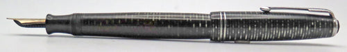 PARKER VACUMATIC STANDARD SIZE FOUNTAIN PEN IN BLACK/SILVER LAMINATED