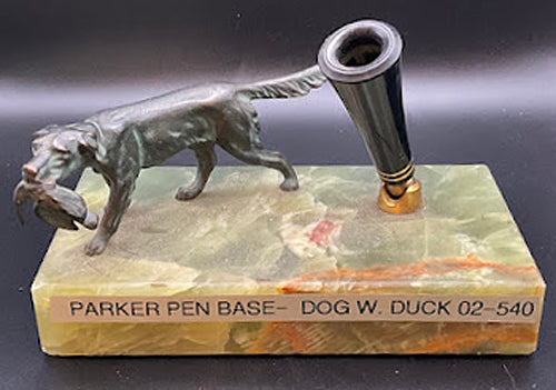 PARKER PEN BASE: MARBLE WITH BRONZE FIGURINE OF DOG RETRIEVING DUCK