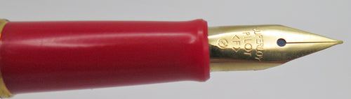 PILOT MINUET FOUNTAIN PEN IN RED