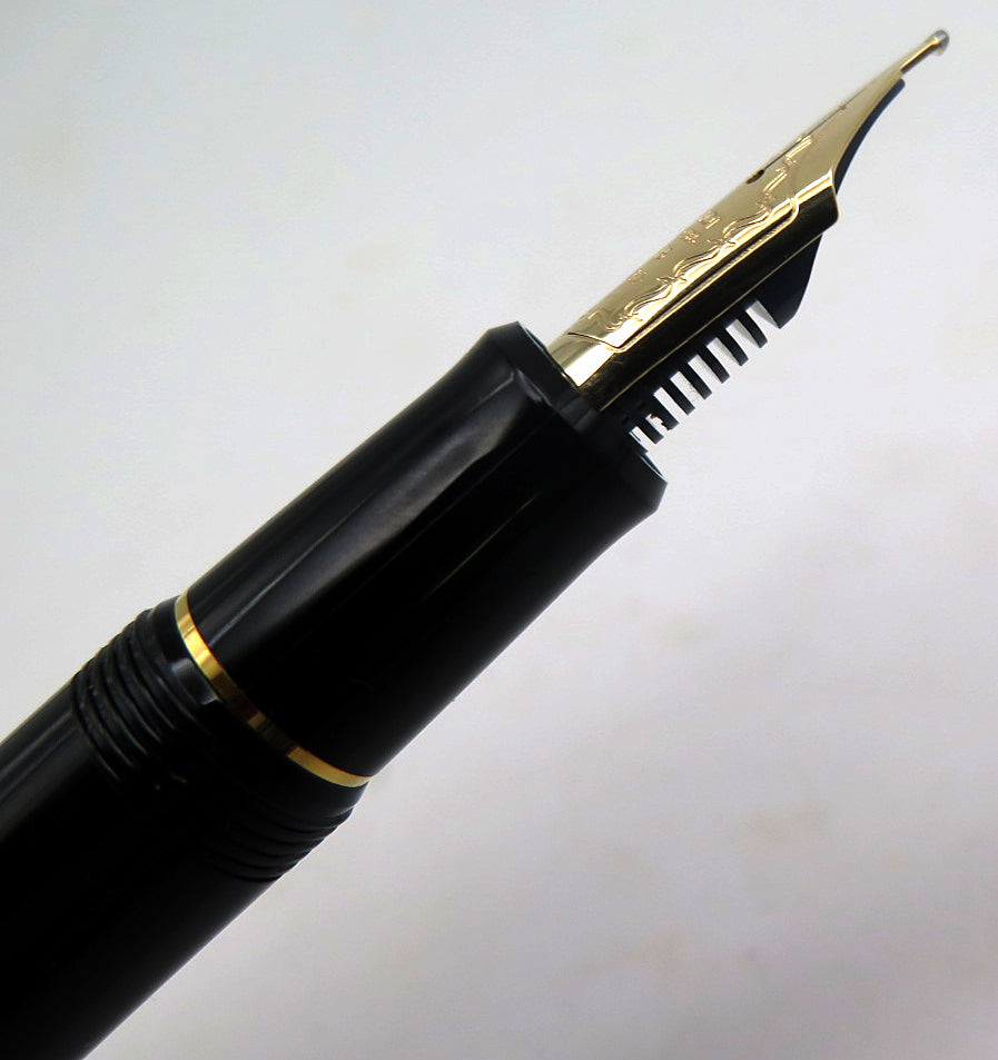 Pilot 743 Fountain Pen in Black, Broad Nib