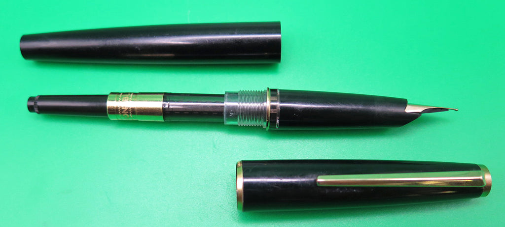 Montblanc 320 Fountain Pen in Black Resin