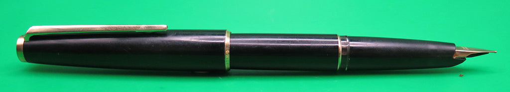 Montblanc 320 Fountain Pen in Black Resin
