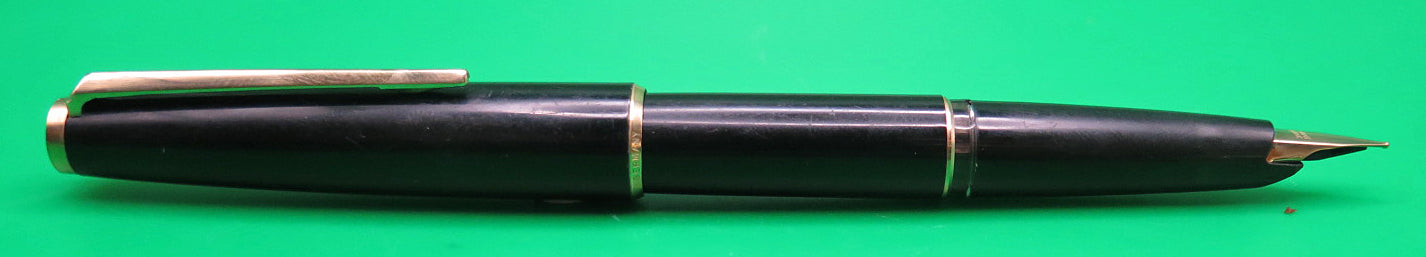 Montblanc 320 Fountain Pen in Black Resin