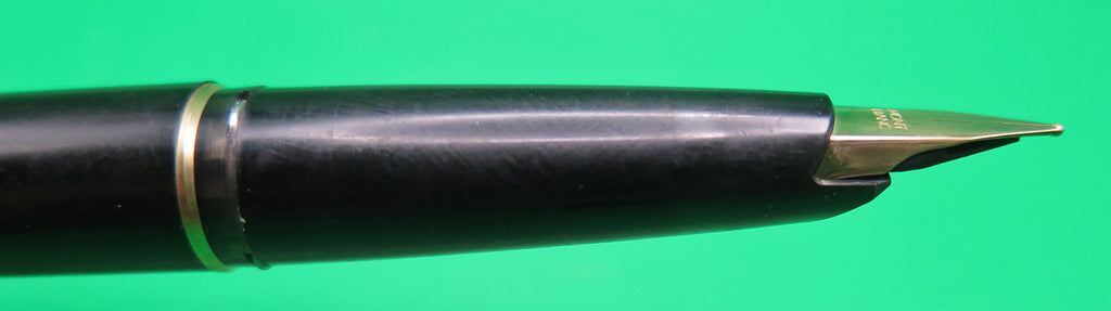 Montblanc 320 Fountain Pen in Black Resin