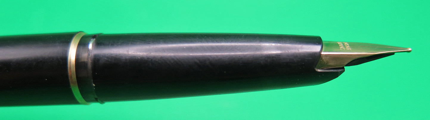 Montblanc 320 Fountain Pen in Black Resin