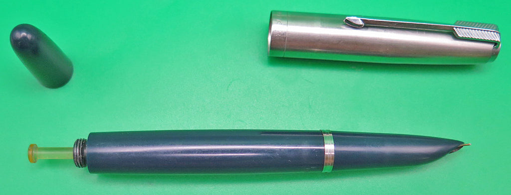 Parker 51 Vacumatic Fountain Pen in Cedar Blue