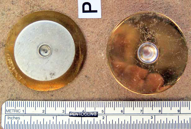 Parker Magnetix Circular Desk Plate in Brass, Large