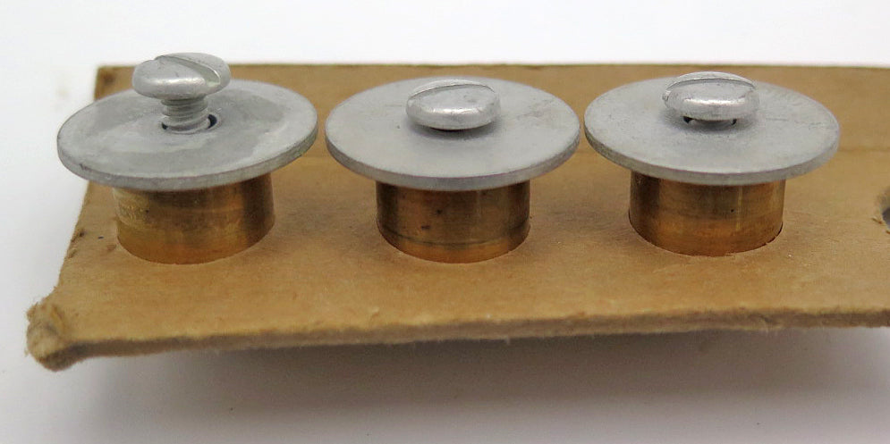 Parker Captive Ball Swivel in Brass, Small